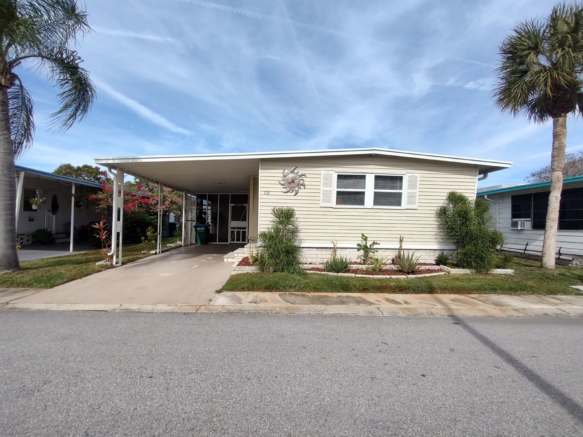 Well Maintained Beautiful 2/2 Double Wide in Gated Park 3113